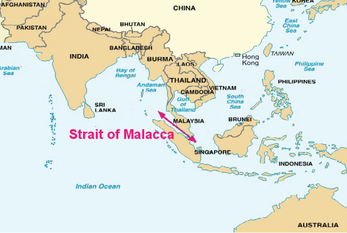 麻六甲海峽扼守東亞與中東、歐洲及非洲的海運出入口，戰略地位相當重要。   圖：翻攝維基網站
