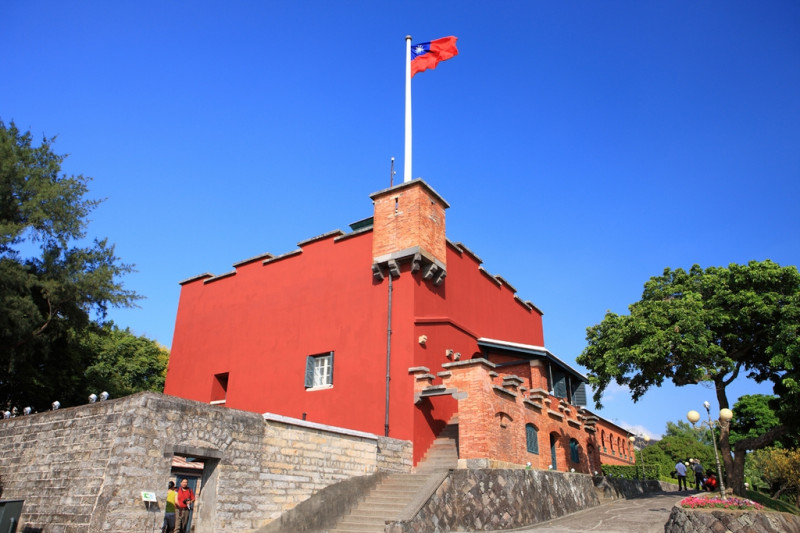 西班牙人1628年統治台灣北部期間，曾興建「聖多明哥城」，但後來該城遭摧毀，後1644年荷蘭人於聖多明哥城原址附近興建「安東尼堡」，即為今日的紅毛城。   圖：交通部觀光局網站