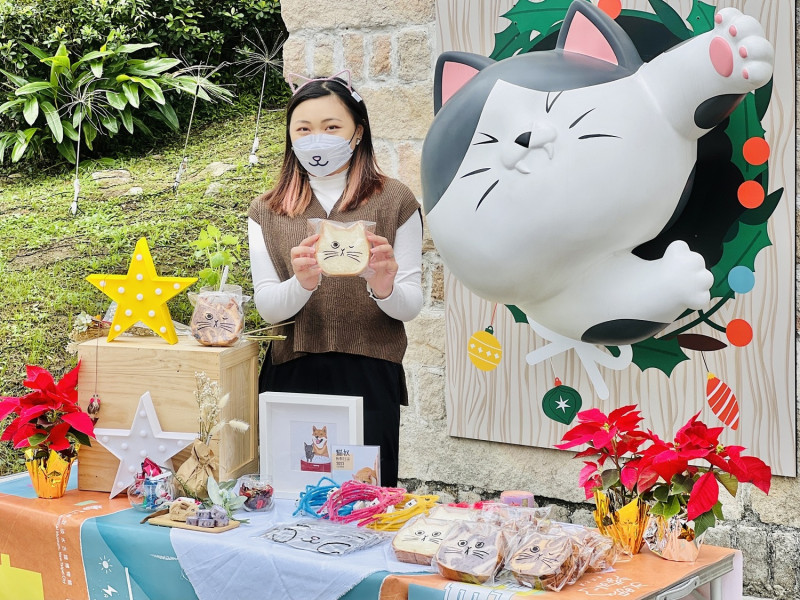 淡水古蹟博物館將於12月24日、25日在淡水海關碼頭舉辦「喵的市集音樂會」，歡迎大家來過充滿貓咪泡泡的耶誕節。   圖：淡水古蹟博物館提供