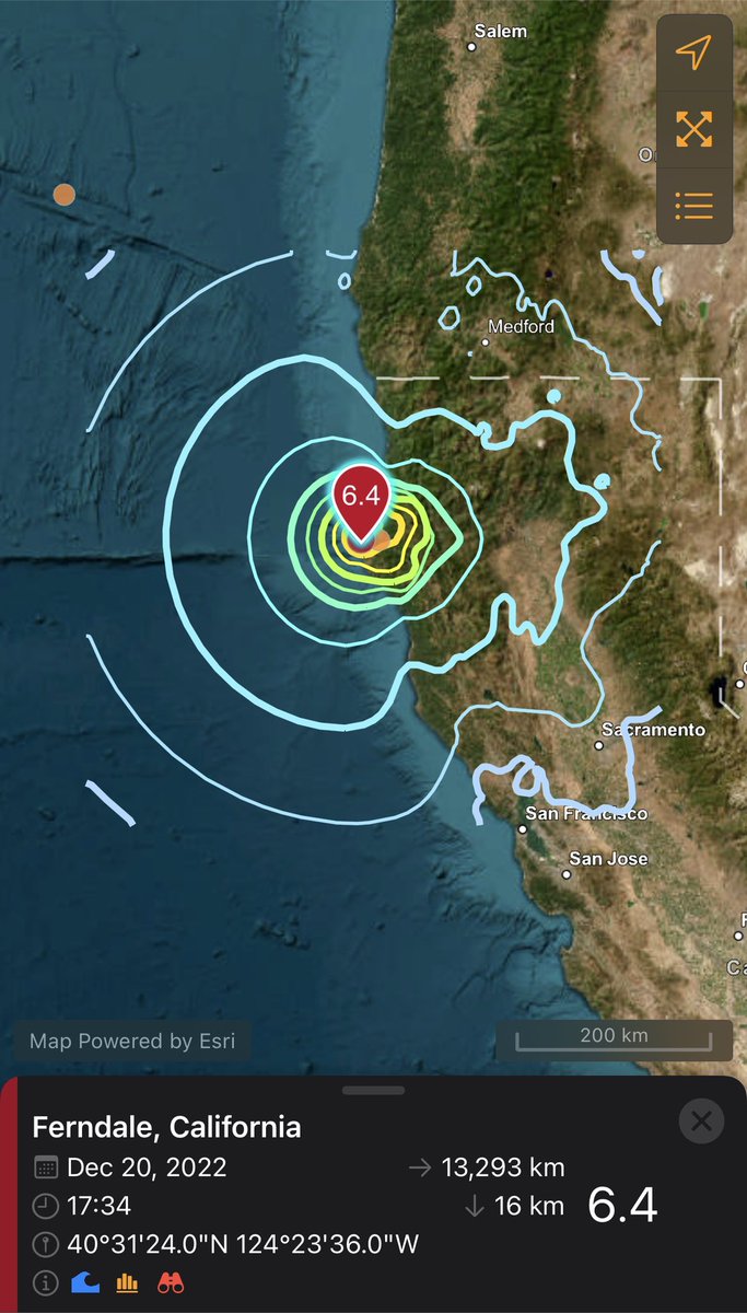 美國加州20日上午10時34分發生規模6.4強烈地震，深度僅有16.1公里。傳5.5萬戶受影響停電。   圖：翻攝@AHA1R推特