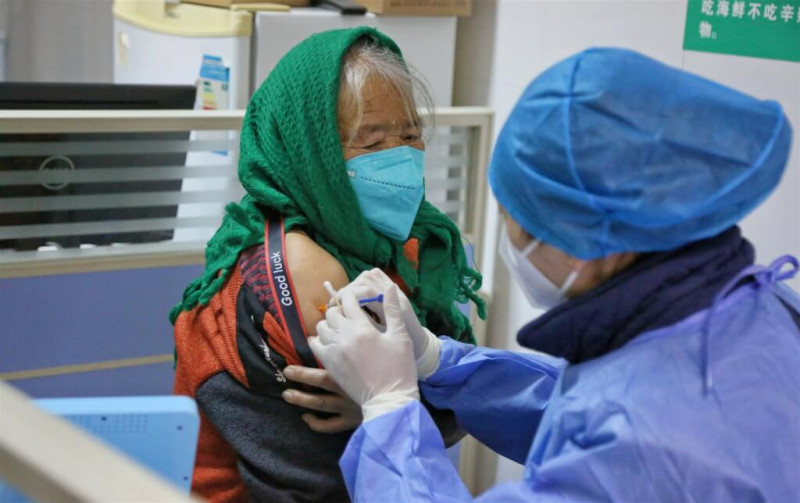 中國民眾接種疫苗。   圖：翻攝中新網