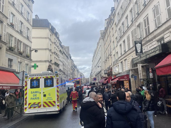 法國首都巴黎市中心23日傳出槍響，已知造成3死3傷。   圖：翻攝@jeannesenechal1推特