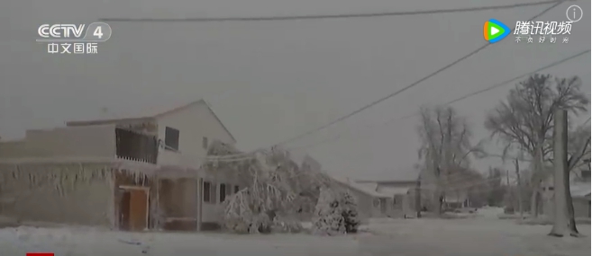 美國耶誕節遇暴風雪，紐約宛如被冰封。   圖 : 翻攝自央視