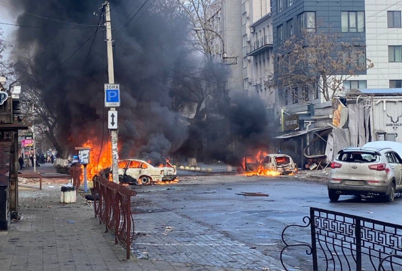 烏克蘭赫爾松在 24 日平安夜遭俄軍殘忍轟炸。   圖 :翻攝自烏克蘭總統澤連斯基推特