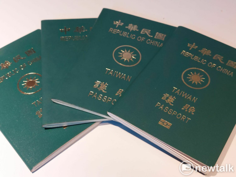 外交部領務局宣布， 8/28起申辦護照櫃檯規劃異動，提醒民眾注意。   圖：林昀真/攝