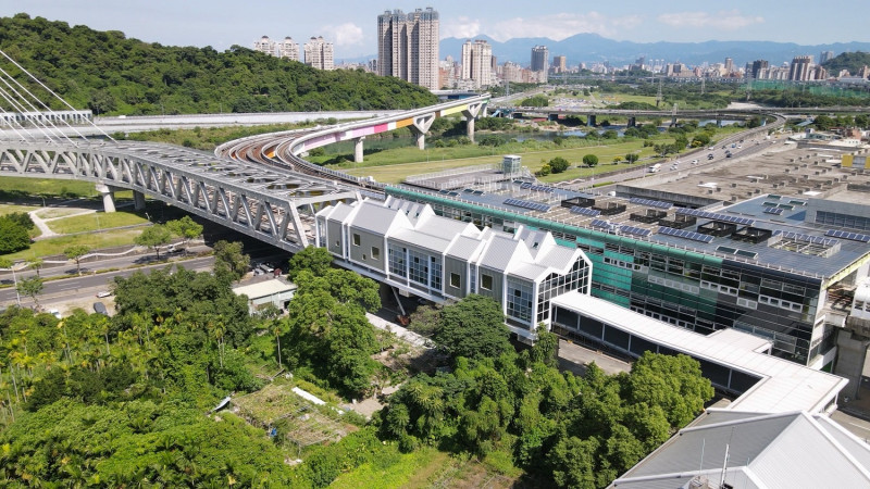 安坑輕軌十四張站空拍。   圖：新北市捷運局提供