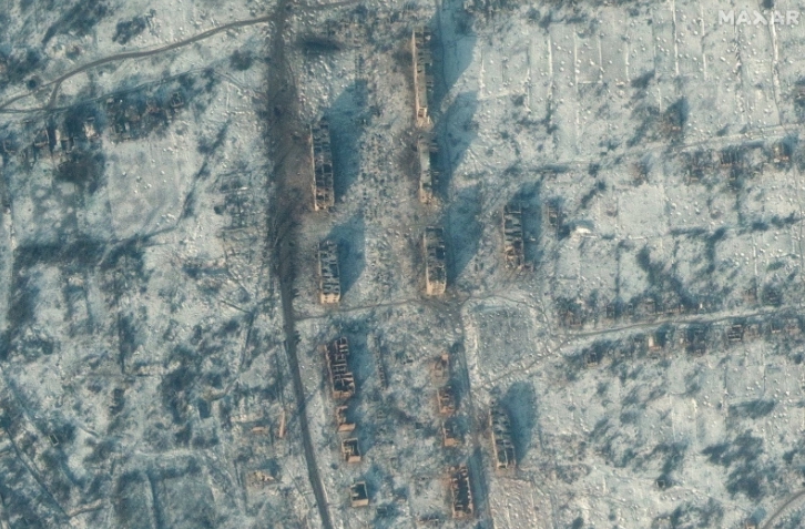 巴赫穆特和索萊達爾是目前烏俄兩軍交戰最激烈的地區，衛星照片顯示，這些地區已成一片焦土。   圖 : 翻攝自MAXAR衛星