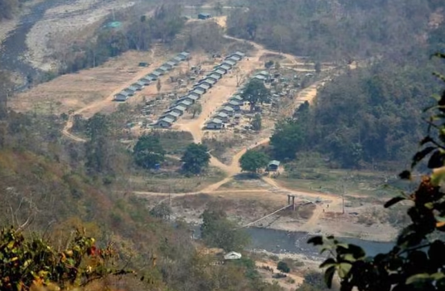 緬甸軍政府自 2022 年底開始對緬甸各叛軍武裝展開進攻，維多利亞營是叛軍欽邦軍  ( CNA ) 的總部   圖 : 翻攝自騰訊網