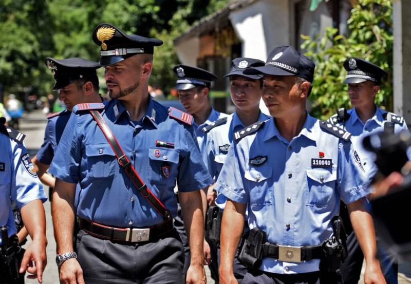 圖為2018年中國與義大利警察在杭州啟動聯合巡邏。   圖片來源/中新社