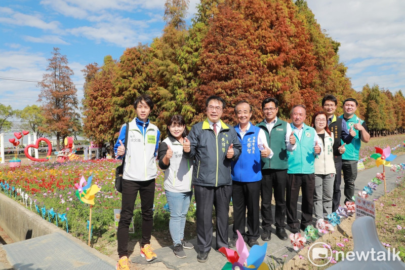 2023落羽松季「來稻六甲松鶴玩．悠遊浪漫落羽松」今日開幕，現場安排精彩表演活動，還有農特產市集、有獎徵答外，及免費DIY體驗，吸引許多民眾前來，台南市長黃偉哲也到場與民眾同歡、欣賞美景。   圖：黃博郎／攝