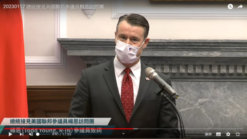 共和黨籍的美國聯邦參議員楊恩（Todd Young）17日在總統府向蔡英文表示，希望對中國共產黨究責。   圖：翻拍自總統府YouTube