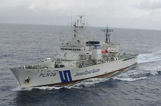 日本海上保安廳將對對如何使用巡視船疏散西南群島居民進行詳細調查。圖為日本海上保安廳所屬「津輕級」(つがる型)大型直昇機巡視船「越後號(えちご，PLH-08)」。   圖：翻攝新潟海上保安部官網