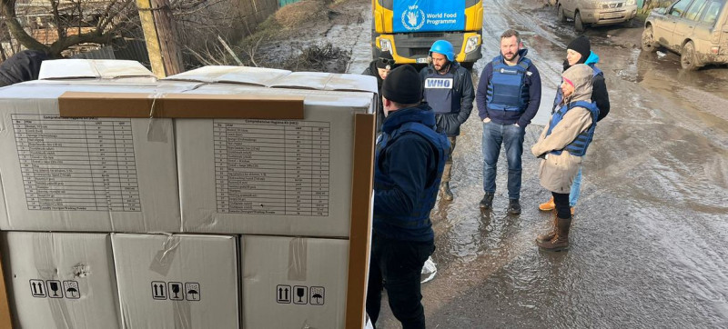 一支由3輛卡車組成的車隊今天首度將援助物資運到烏克蘭東部頓內茨克州（Donetsk）的蘇勒答爾（Soledar）附近，提供約800人使用。   圖：取自聯合國官網