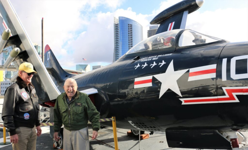 前美國海軍飛行員威廉斯韓戰期間曾於30分鐘內擊落4架蘇聯米格戰機，堪稱真實世界的「捍衛戰士」。   圖：翻攝臉書