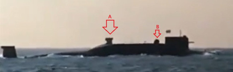 解放軍094型戰略核潛艦出現不明結構(標示為A)引發議論，美國潛艦專家薩頓(H I Sutton)推測可能與導彈測試有關。   圖：翻攝@CovertShores推特
