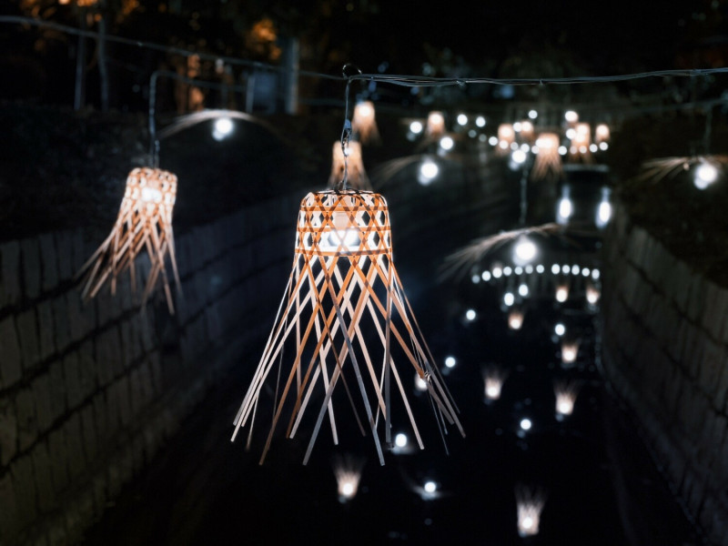 鳳山曹公圳水圳步道傳統竹編燈光裝置。   圖：高雄市觀光局/提供