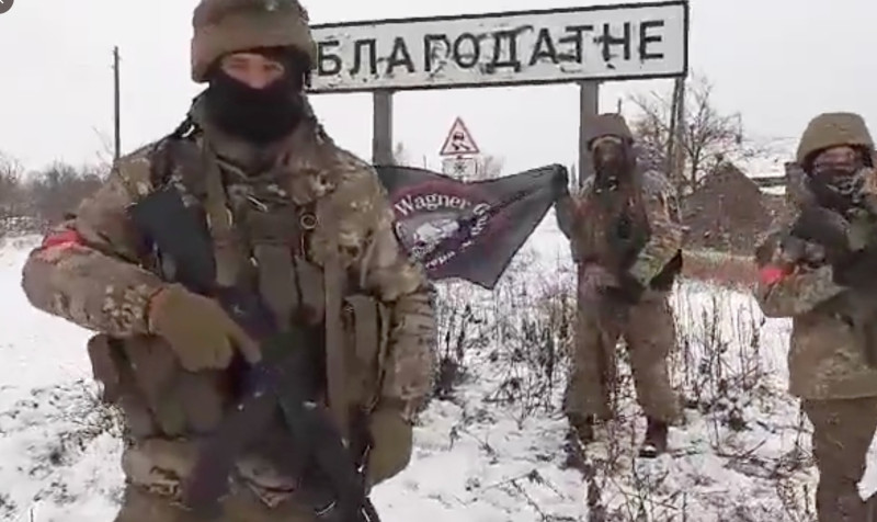 在烏克蘭戰場上的瓦格納集團士兵。   圖：截自推特@PStyle0ne1
