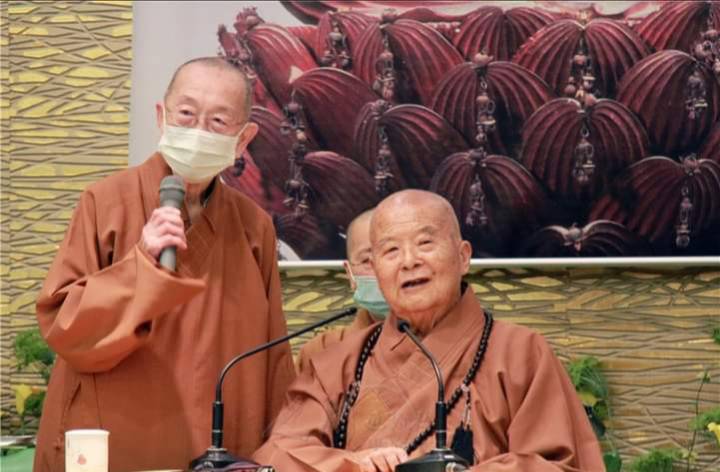 星雲大師(右)圓寂，佛教界癬失一代宗師。   圖：翻攝佛光山臉書