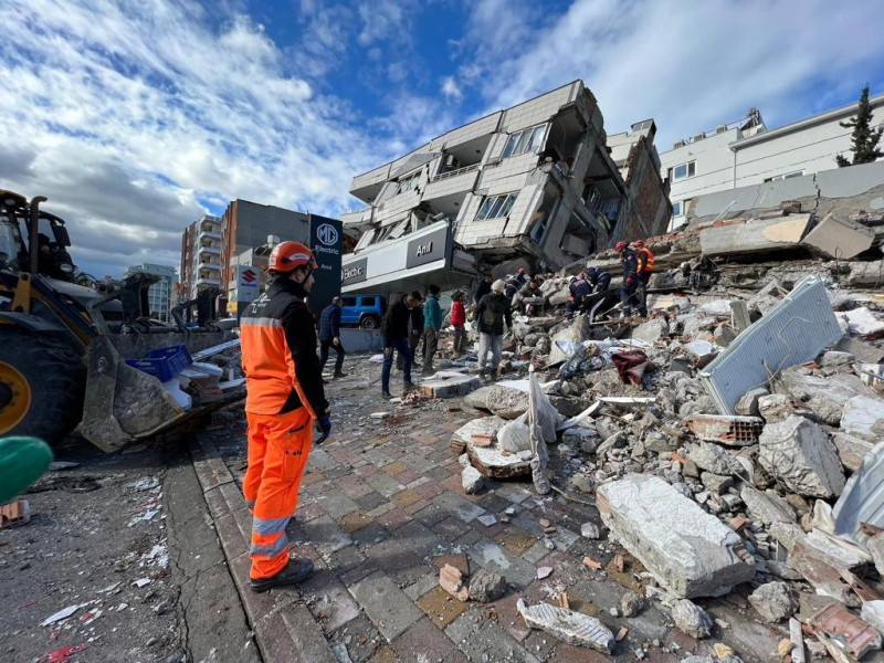 土耳其6日發生規模7.8強震，造成重大傷亡，死亡人數已超過7千人。   圖：取自REDOG臉書