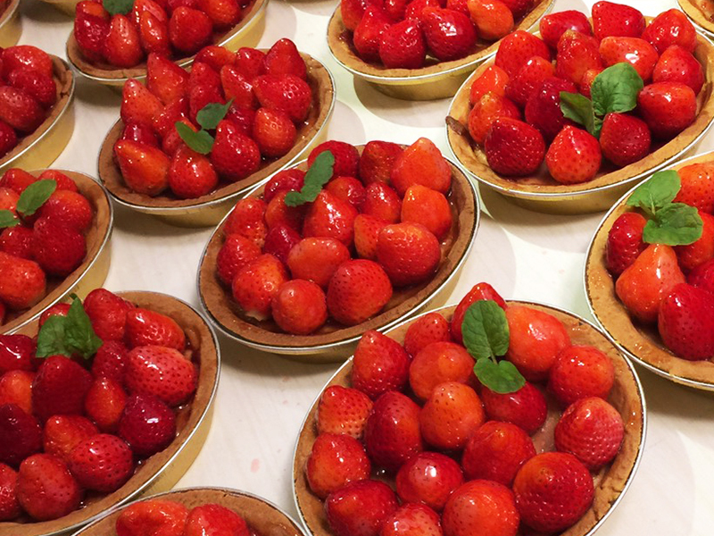 各農園除了有鮮採草莓可享受採草莓樂趣外，也有各式草莓美食及飲品可以品嚐。   圖：台北市政府產業發展局／提供  