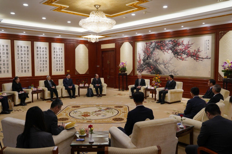 夏立言一行於9日傍晚前往釣魚台國賓館會見中國國台辦主任宋濤。   圖：國民黨提供