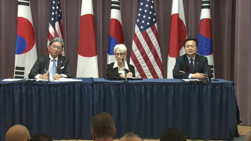 美日韓外交高層今天在華府舉行3邊會議，會後在國務院召開聯合記者會。   圖：取自U.S. Department of State YouTube
