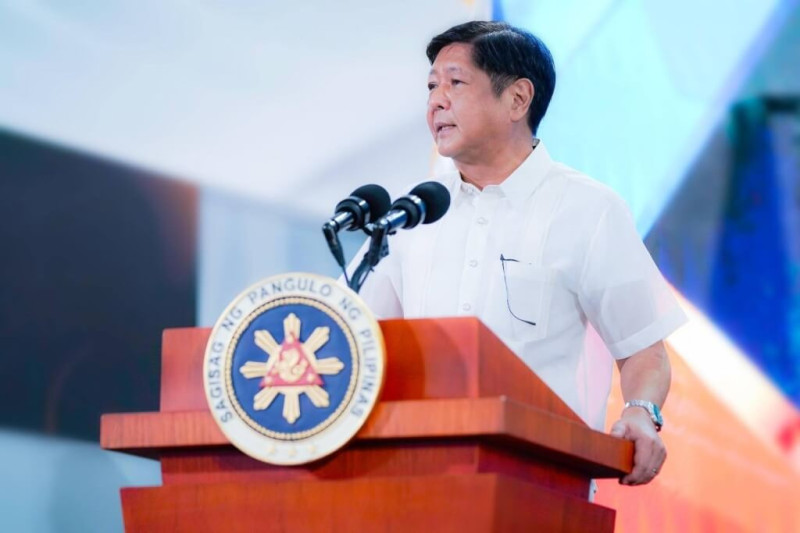菲律賓總統馬可仕表示，菲律賓需要「範式轉變」（paradigm shift）。   圖：翻攝自臉書