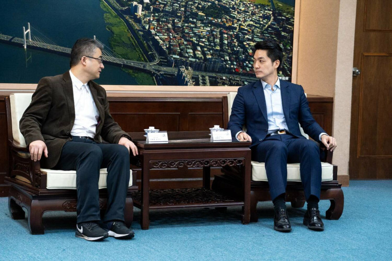 台北市長蔣萬安、中國上海市台辦副主任李驍東。   圖：台北市政府 / 提供