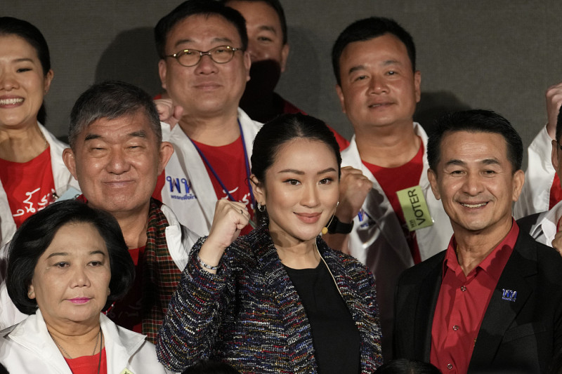當地時間2022年12月6日，泰國曼谷，前泰國總理塔克辛(Thaksin Chinnawat )的女兒貝東丹（Paetongtarn Shinawatra）宣布參選2023年大選。   圖:翻攝自視覺中國