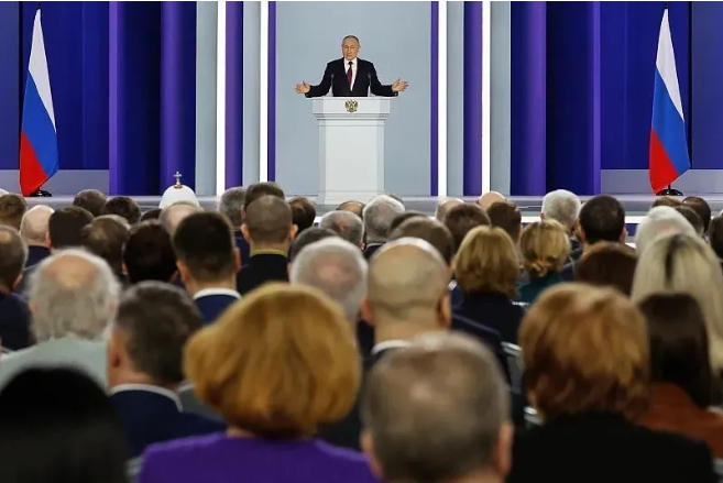 俄羅斯總統普丁親自撰寫入侵烏克蘭一週年演講文。   圖 : 翻攝自視覺中國