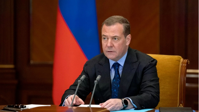 俄國軍事工業委員會第一副主席梅德韋傑夫（Dmitry Medvedev）曾表示俄國將在烏克蘭反攻成功後被迫使用核武。   圖 : 翻攝自環球網
