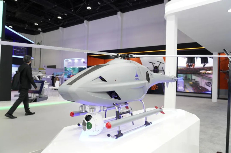 中國軍工企業在「IDEX 2023」國際防務展，展出VESPA虎頭蜂無人機。 圖：翻攝陸網/觀察者