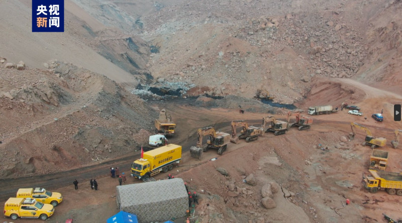 內蒙古22日發生煤礦坍塌，目前已有4人罹難49人失聯。   圖：翻攝自央視新聞