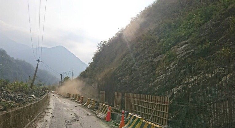 嘉義縣阿里山鄉149甲線豐山支線明隧道工程因山壁坍塌。   圖：嘉義縣政府提供。