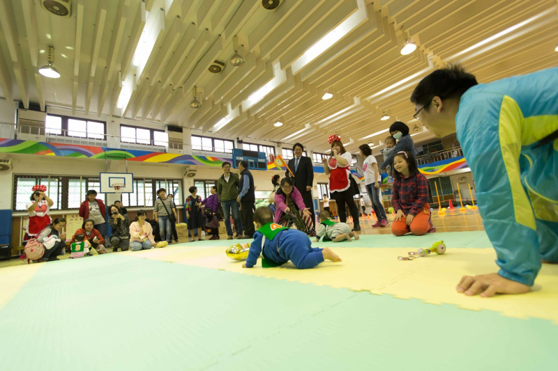 「2017愛您一起歡樂無比」基隆市親子館聯合活動，今(22)日上午在西定國小熱鬧登場。   圖：基隆市政府提供