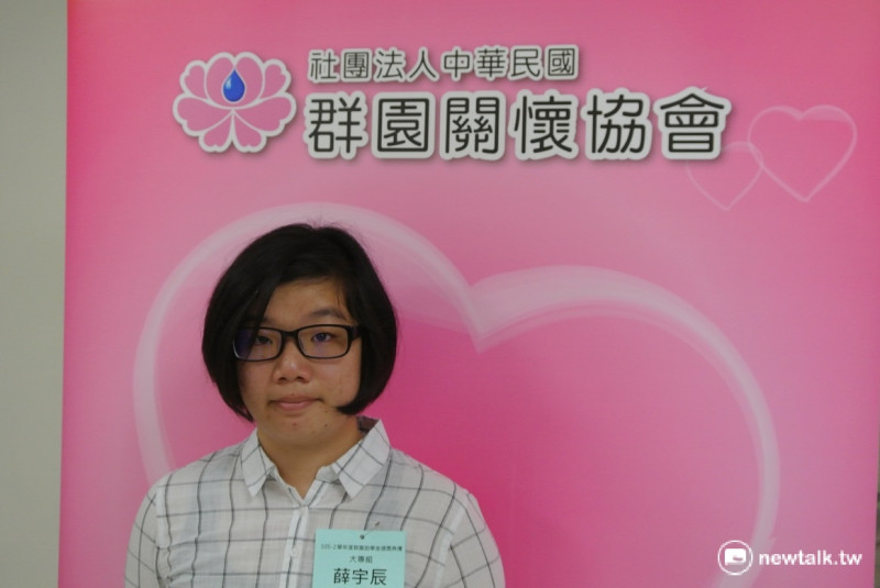中興大學獸醫系學生薛宇辰懷念因罹癌過世的媽媽，捐髮做公益，如今一頭短髮，更顯清秀。   圖：唐復年/攝