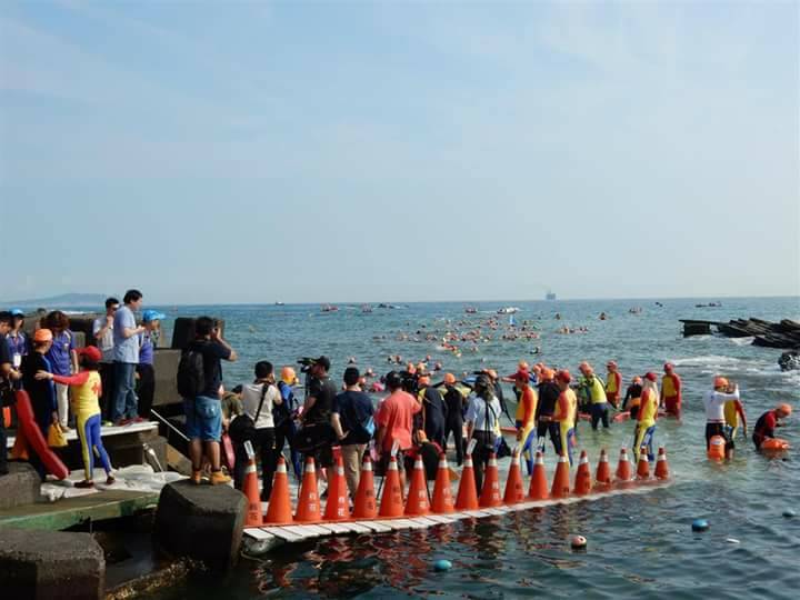 國內外熱愛長泳的人都到基隆挑戰自己的體力。   圖：基隆市政府提供