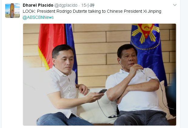 馬拉坎南宮官員透露，菲律賓總統杜特地（右）3日與中國領導人習近平通電話，交換意見近半小時。   圖：翻攝馬拉坎南宮官員推特