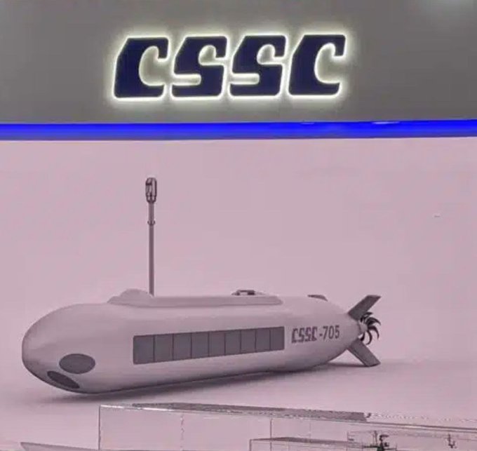 中國船舶集團(China State Shipbuilding Corporation Limited，CSSC)在阿拉伯聯合大公國首都阿布達比進行的「NAVDEX 2023」國防博覽會展示超大型無人水下航行器(XLUUV)「CSSC-705」視覺效果圖。   圖：翻攝@KELMAND1推特