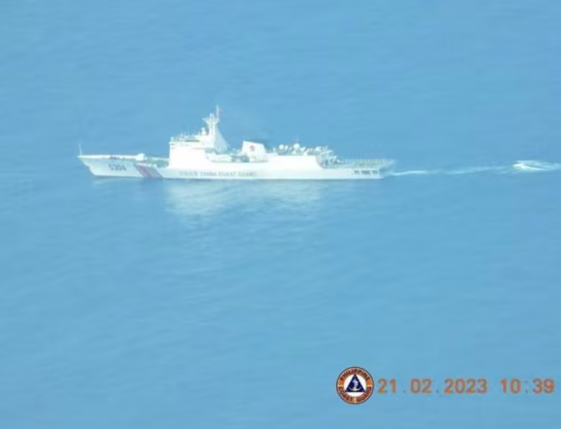 中國海警船近日在仁愛礁海域活動惹議。   圖：翻攝自科羅廖夫企鵝號