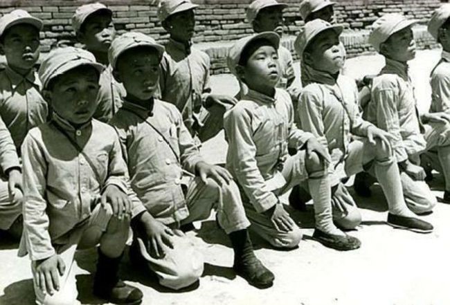 二戰期間，中國共產黨以抗日為名組織「抗日兒童隊」，後來轉變為「少年先鋒隊」。   圖：翻攝陸網/共產黨員網