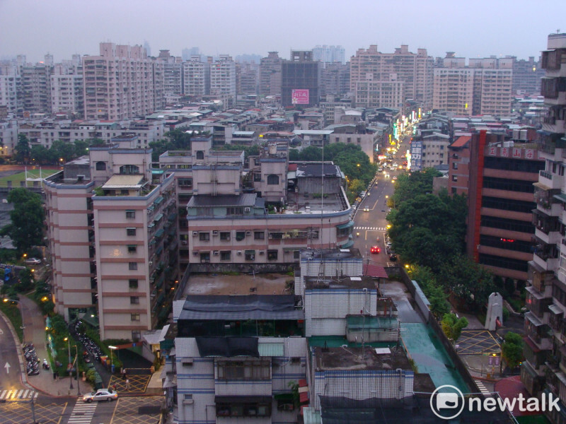 房市專家李同榮表示，幾十年來，一再重複、再重複呼籲年輕人，不管房市會漲或會跌，首購與自住勿等待。圖為房市資料照   圖：新頭殼資料照