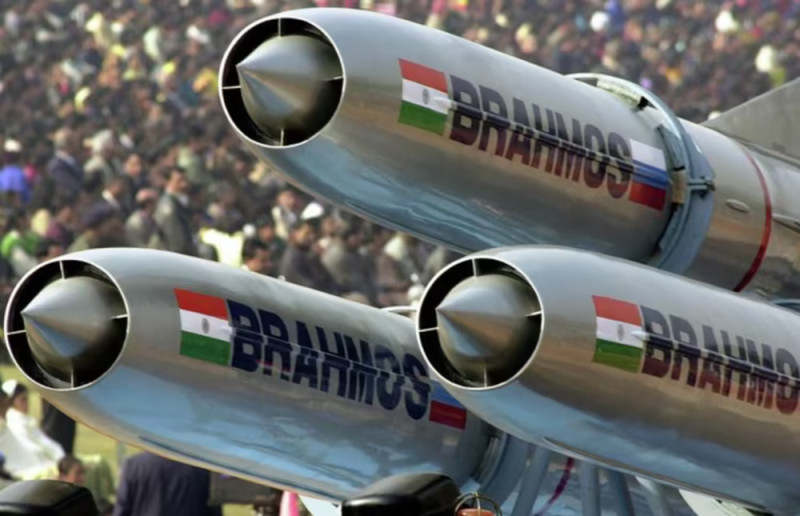 印度的「布拉莫斯」超音速導彈。 圖：翻攝自陸媒《新浪新聞》