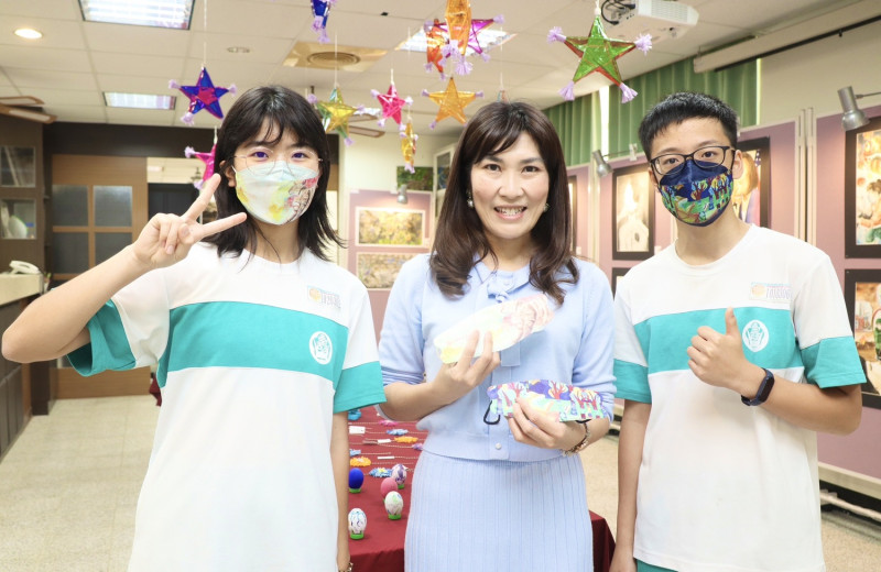 壽山國中美術班學生的手繪口罩。   圖：高雄市教育局/提供