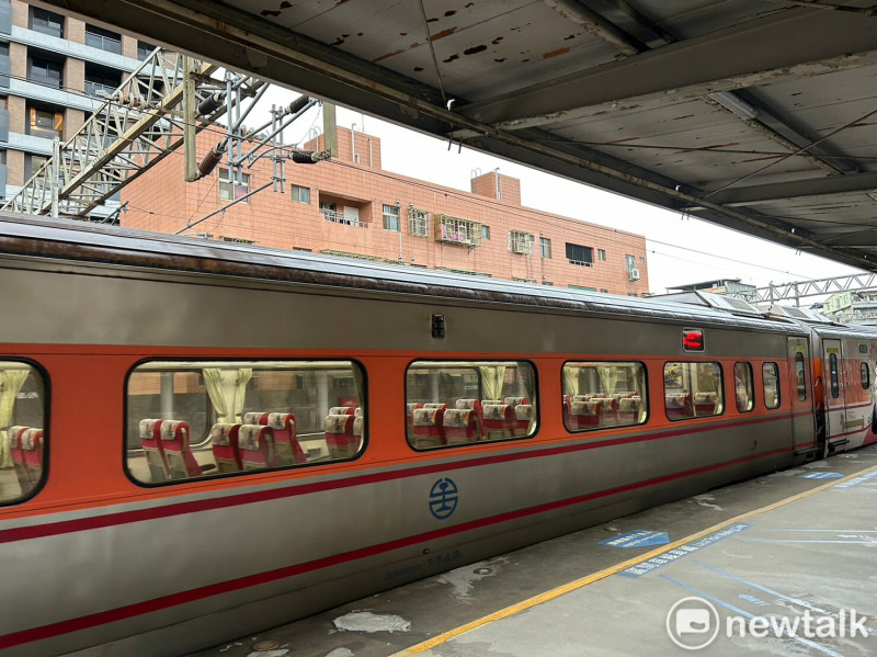 台鐵今(2)日自強號傳出意外，於竹南車站-崎頂車站間撞及瓦斯鋼瓶。（示意圖）   圖：林岑韋／攝 (資料照)