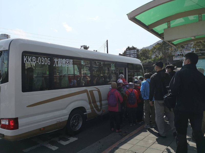 安坑接駁車。   圖：新北市交通局提供