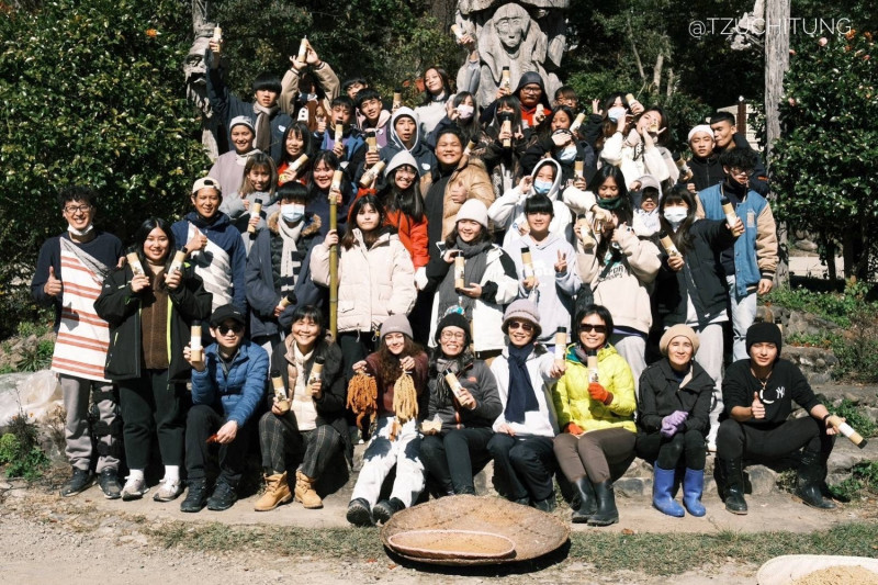 金山高中原住民族藝能班師生前往司馬庫斯部落踏查，深度認識部落的生活文化。   圖：新北市教育局提供