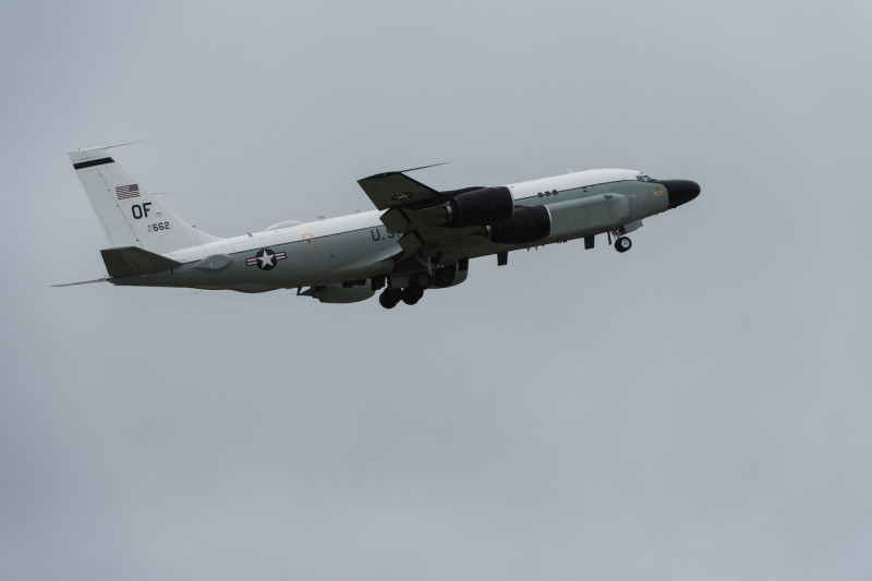 美國空軍專責監視導彈動態的RC-135S「眼鏡蛇球」(Cobra Ball) 偵察機在14日飛近朝鮮半島。   圖：翻攝美國空軍官網（資料照）