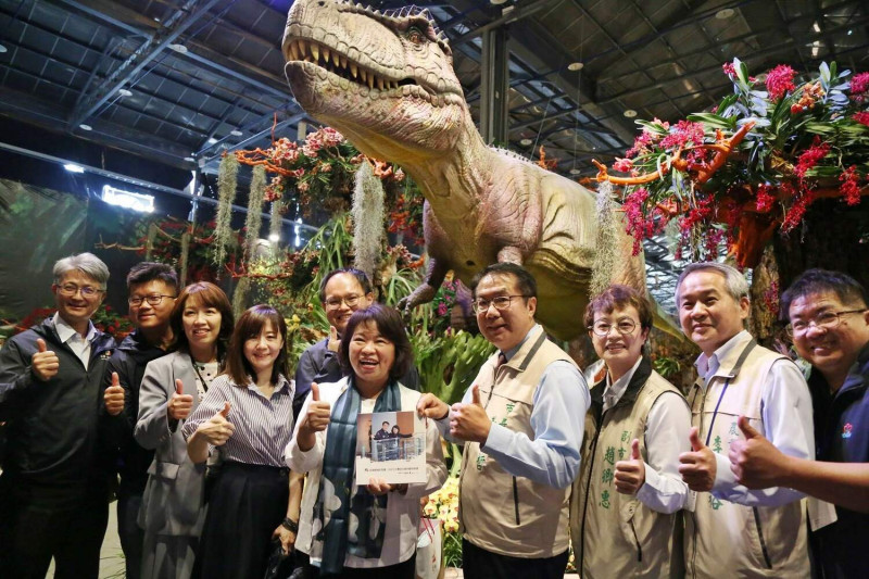 嘉義市長黃敏惠率團參訪台南國際蘭展，期待聯手宣揚蘭花美學。   圖：嘉義市政府/提供