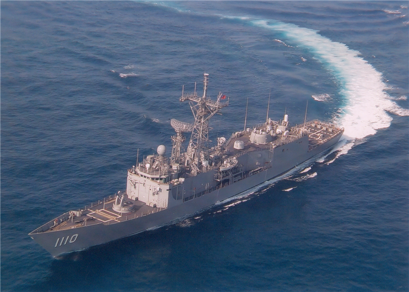 海軍「成功級」巡防艦「田單號(PFG-1110)」廣播驅離解放軍056A型飛彈護衛艦「銅仁號(舷號644)」。   圖：翻攝navy.mnd.gov.tw(資料照片)